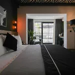 The Local House 5*