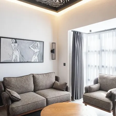 Ξενοδοχείο The Local House 5*