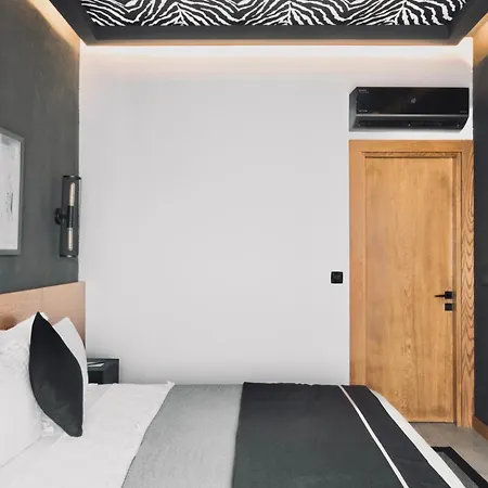 The Local House 5*