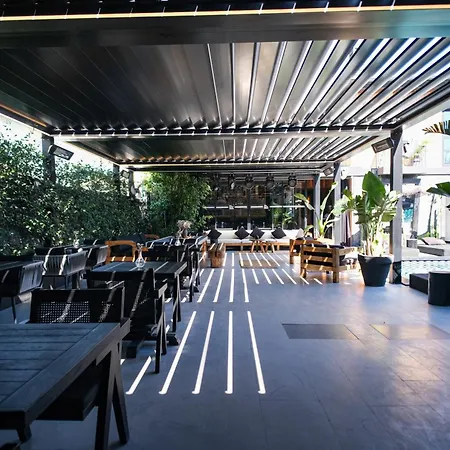 Hotel The Local House